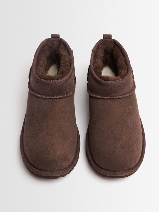 Ugg: Bottes en shearling Classic Ultra Mini - kids-girls_1 | Luisa Via Roma
