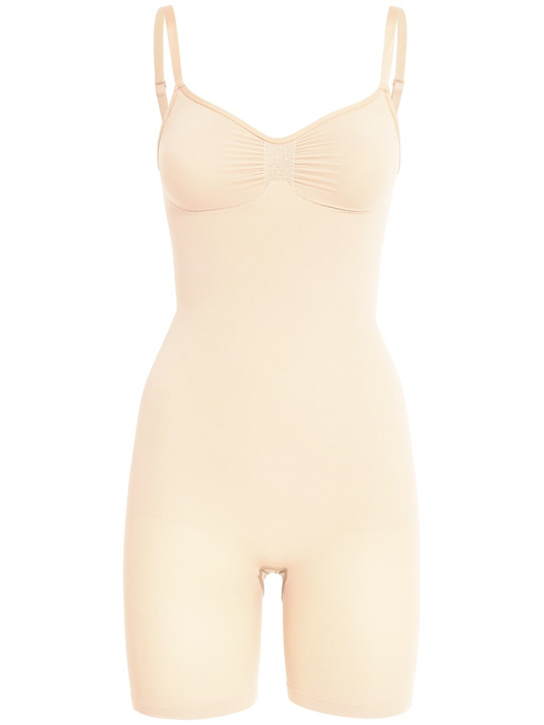Skims: Seamless Sculpt mid-thigh bodysuit - サンド - women_0 | Luisa Via Roma