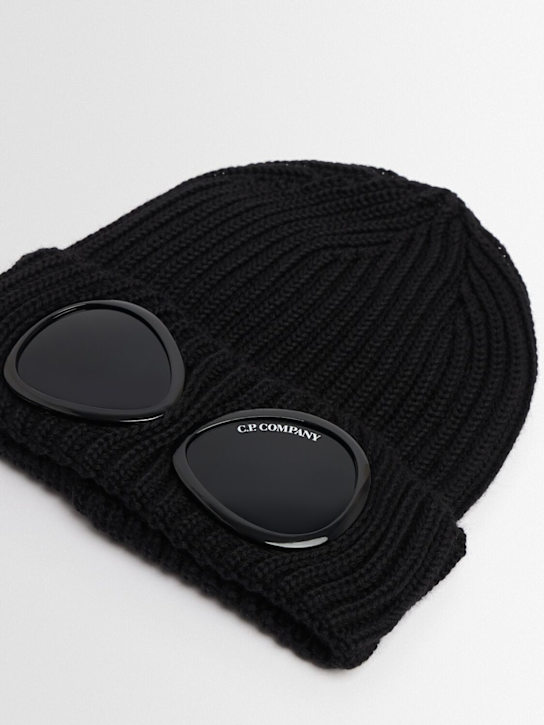 C.P. Company: Extra fine wool goggle beanie - men_1 | Luisa Via Roma