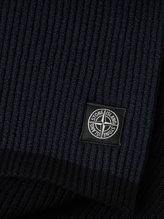Stone Island: Vanisé 골지 울 혼방 스카프 - 네이비 블루 - men_1 | Luisa Via Roma