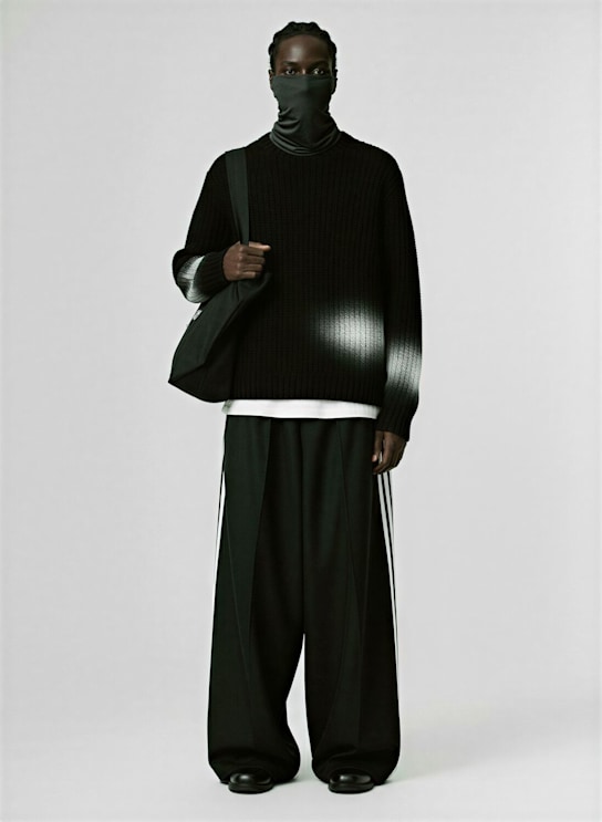 Y-3: Pantalon technique en tissu Wire - men_1 | Luisa Via Roma