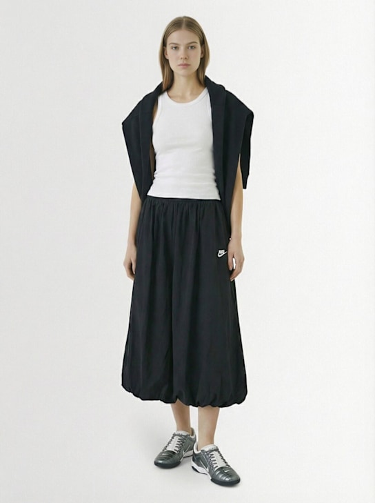 Nike: Woven balloon skirt - Black/Sail - women_1 | Luisa Via Roma