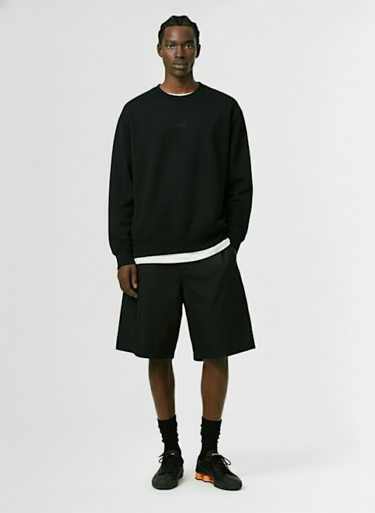 Nike: Langärmeliges T-Shirt „Premium Essentials“ - Schwarz/Schwarz - men_1 | Luisa Via Roma