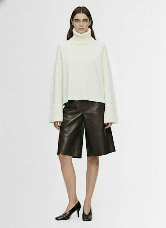 The Frankie Shop: Olivia leather Bermuda shorts - women_1 | Luisa Via Roma