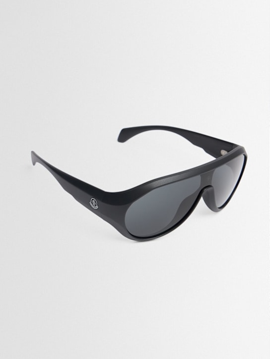 Moncler: Bombolle oval sunglasses - Matte Black - men_1 | Luisa Via Roma