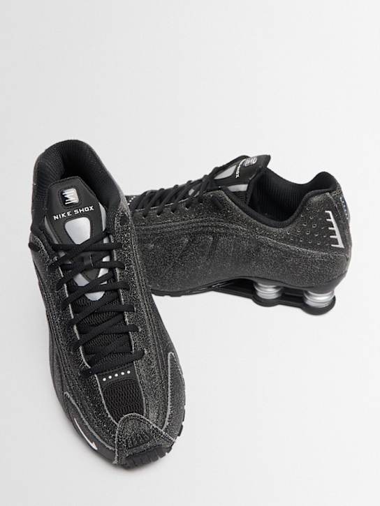 Nike: Shox R4 sneakers - women_1 | Luisa Via Roma