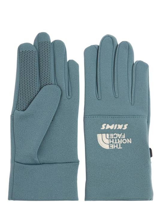 The North Face: SKIMS Denali拉绒手套 - Sk Kyanite - women_0 | Luisa Via Roma