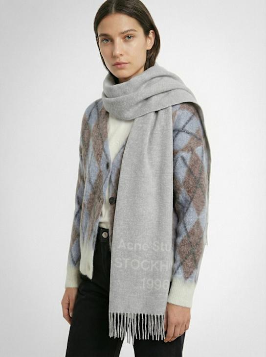Acne Studios: Venus 1996 wool scarf - Light Grey - women_1 | Luisa Via Roma