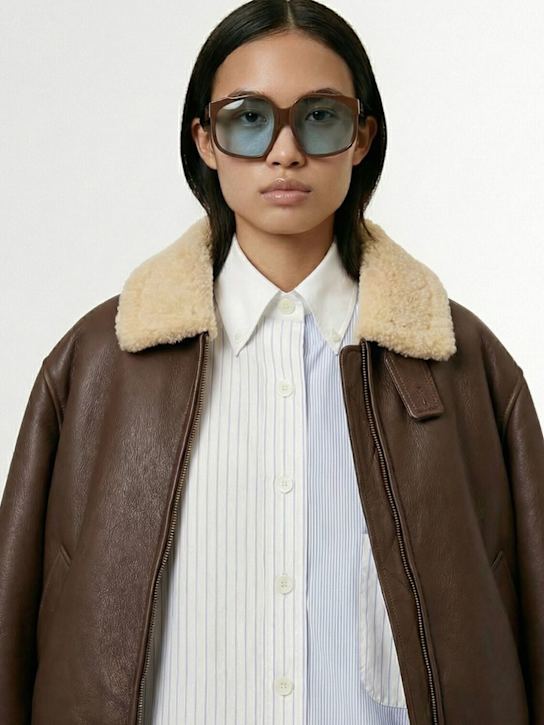 Miu Miu: Lunettes de soleil carrées en acétate - Chocolate/Blue - women_1 | Luisa Via Roma