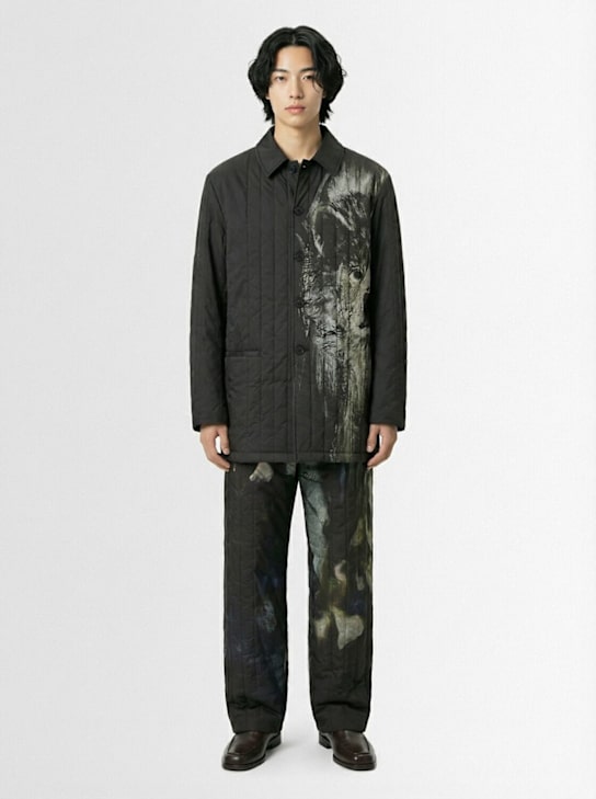 Yohji Yamamoto: Gepolsterte Hose mit Druck - Schwarz - men_1 | Luisa Via Roma