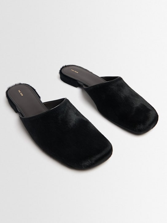The Row: Mules aus Ponyhaar „Penelope“ - Schwarz - women_1 | Luisa Via Roma