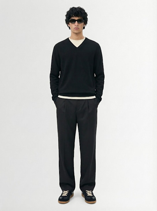 The Core: Pull en maille de laine à col en V - Noir - men_1 | Luisa Via Roma