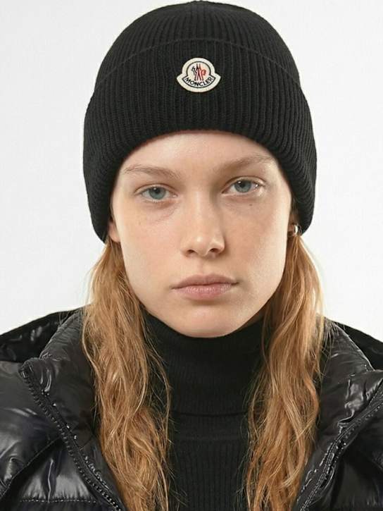 Moncler: Logo wool beanie - women_1 | Luisa Via Roma