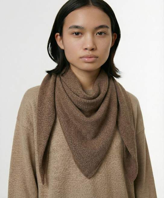 The Row: Leomine cashmere scarf - トープ - women_1 | Luisa Via Roma