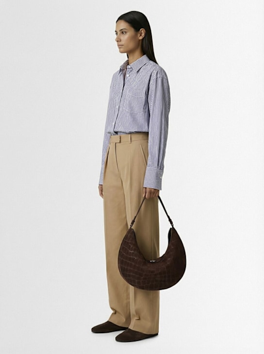 Jacquemus: Calisso Rond 크록 엠보싱 가죽 숄더백 - 다크 브라운 - women_1 | Luisa Via Roma