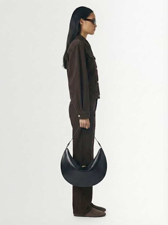 Jacquemus: Le Calisso Rond皮革单肩包 - 黑色 - women_1 | Luisa Via Roma