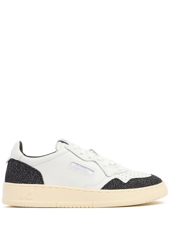 Autry: Medalist Low sneakers - White/Off Black - women_0 | Luisa Via Roma