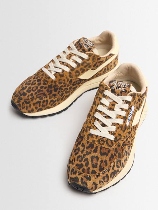 Autry: Reelwind Low sneakers - Leopard/Rutabag - women_1 | Luisa Via Roma