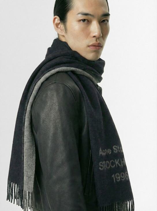 Acne Studios: VENUS 1996 wool scarf - ブラック/ホワイト - men_1 | Luisa Via Roma