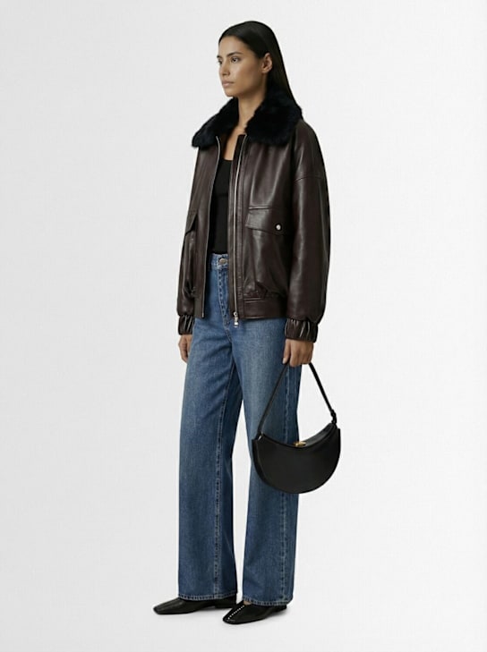 Jacquemus: Le Petit Calisso Rond皮革单肩包 - 黑色 - women_1 | Luisa Via Roma