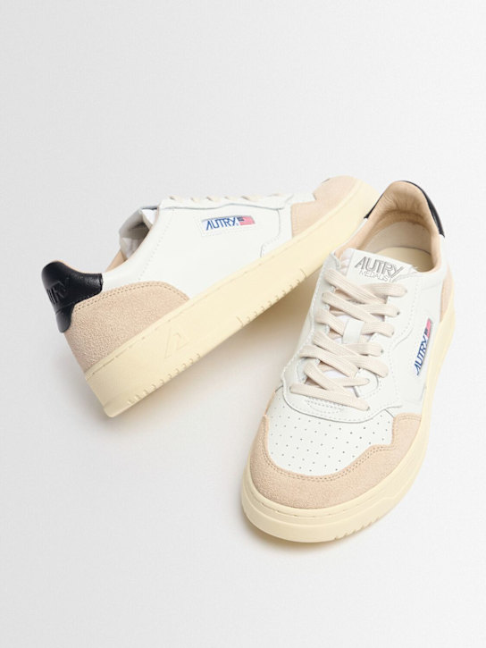 Autry: Medalist Low sneakers - White/Black - men_1 | Luisa Via Roma