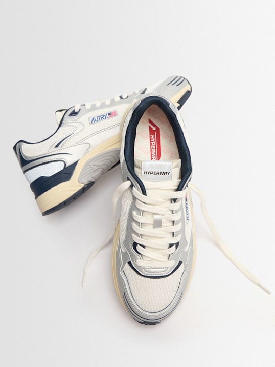 Autry: Hyperway low sneakers - 실버/화이트 - men_1 | Luisa Via Roma