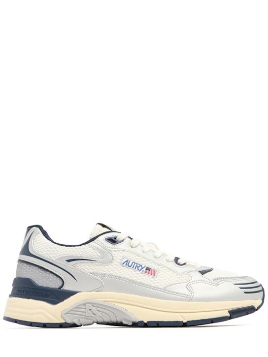 Autry: Hyperway low sneakers - 실버/화이트 - men_0 | Luisa Via Roma