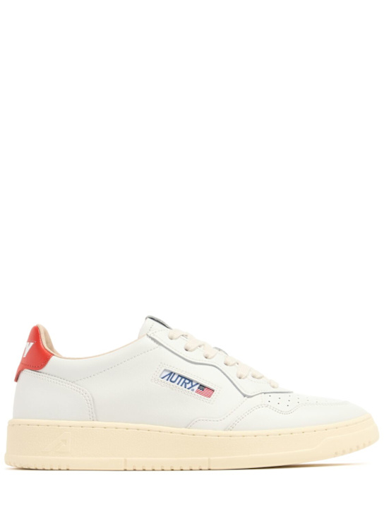Autry: Medalist Low sneakers - White/Spicy Ora - men_0 | Luisa Via Roma