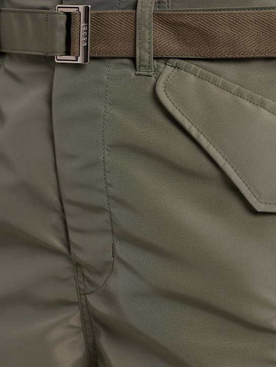 Sacai: 尼龙斜纹工装短裤 - 卡其色 - men_1 | Luisa Via Roma