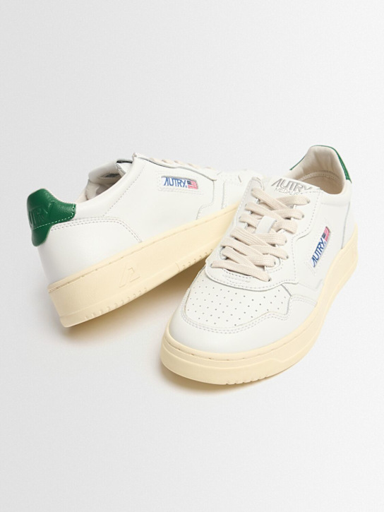 Autry: Medalist Low sneakers - ホワイト - men_1 | Luisa Via Roma