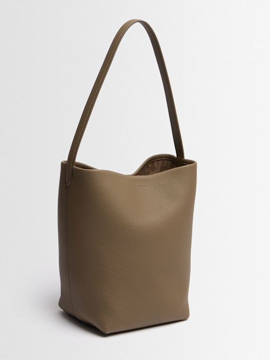 The Row: Medium n/s park lux grain tote bag - women_1 | Luisa Via Roma