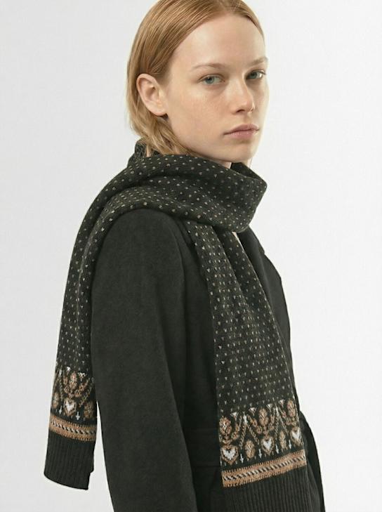 Khaite: Lucerne cashmere scarf - Black/Camel - women_1 | Luisa Via Roma