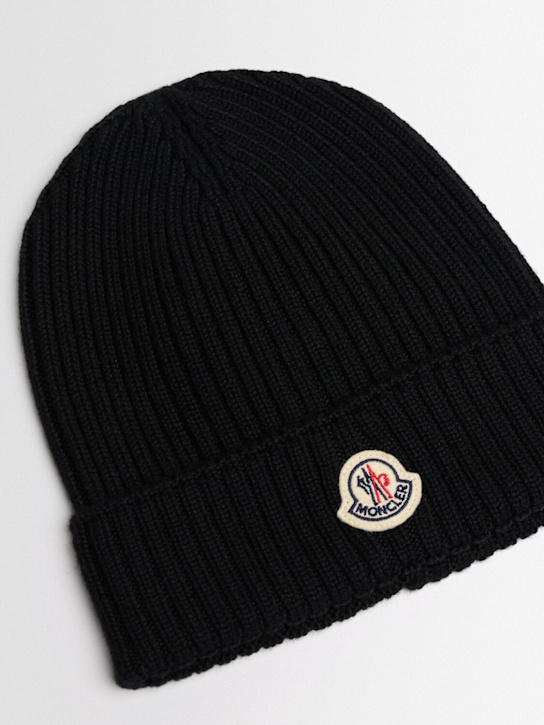 Moncler: Virgin wool beanie - 黑色 - kids-boys_1 | Luisa Via Roma