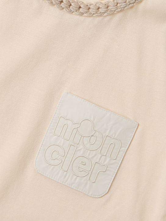 Moncler: Logo pocket cotton t-shirt - 象牙白 - kids-girls_1 | Luisa Via Roma