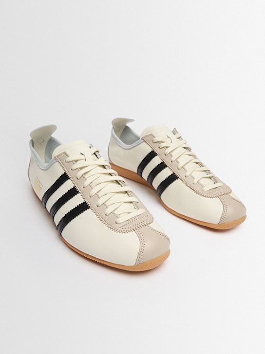 adidas Originals: Japan sneakers - Owhite/Cblack - men_1 | Luisa Via Roma