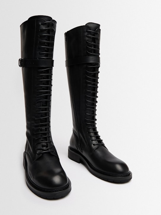 Ann Demeulemeester: Bottes combat en cuir Danny 25 mm - Noir - women_1 | Luisa Via Roma