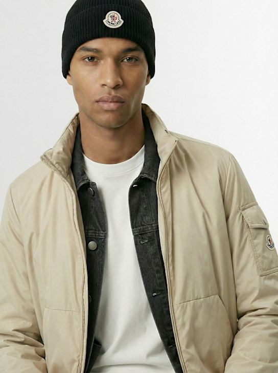 Moncler: Logo Cotton Beanie - ブラック - men_1 | Luisa Via Roma