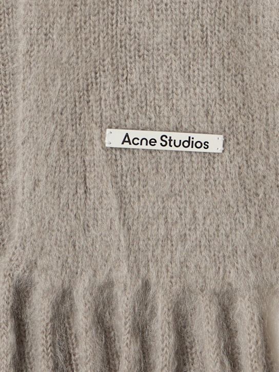 Acne Studios: Kooder mohair & wool scarf - 灰色 - women_1 | Luisa Via Roma