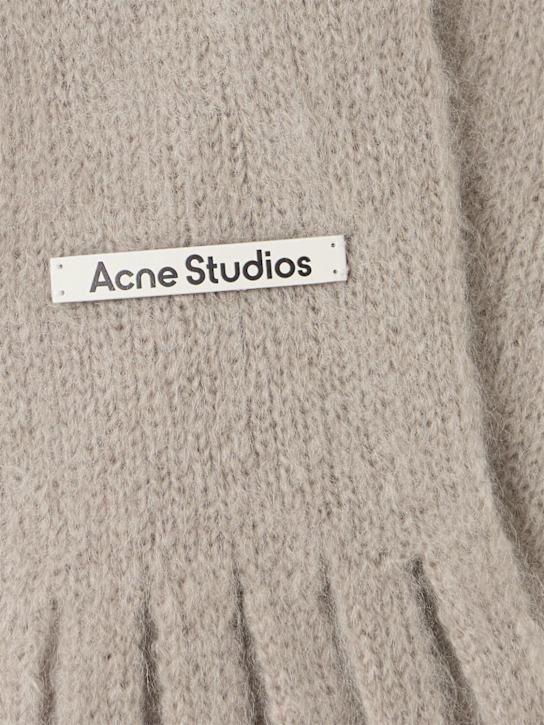 Acne Studios: Kinna skinny scarf - 灰色 - women_1 | Luisa Via Roma
