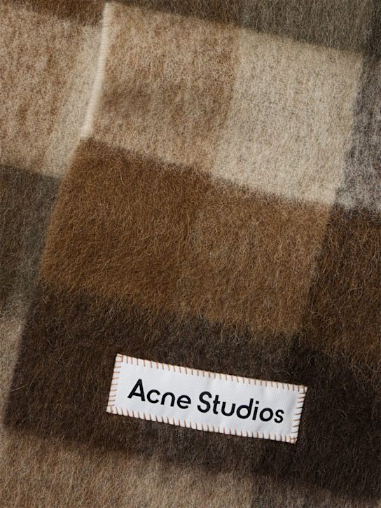 Acne Studios: Vally alpaca blend scarf - 棕色/白色 - women_1 | Luisa Via Roma