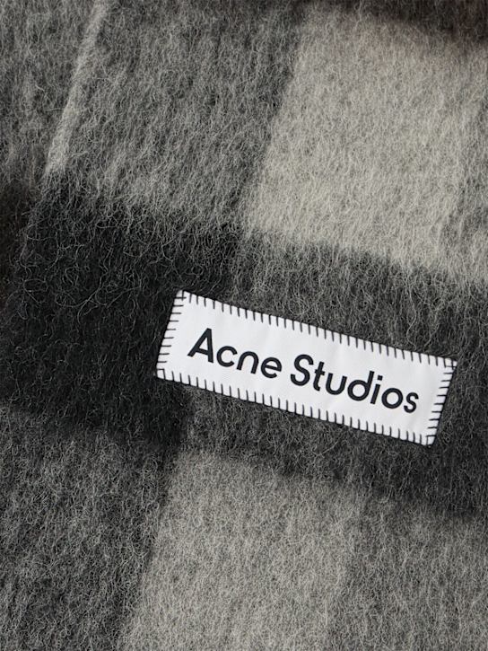 Acne Studios: Vally alpaca blend scarf - 黑色/灰色 - women_1 | Luisa Via Roma