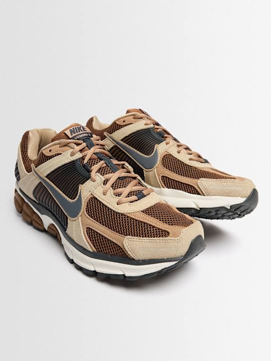 Nike: Zoom Vomero 5 sneakers - Lt British Tan/ - men_1 | Luisa Via Roma