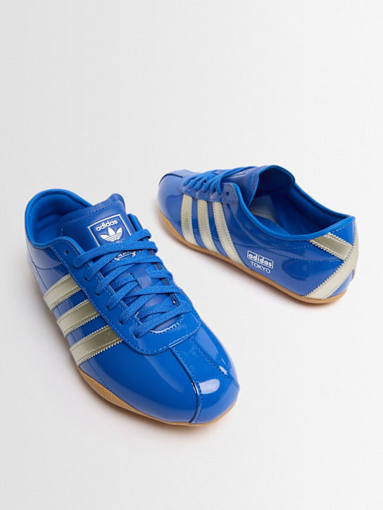 adidas Originals: Tokyo运动鞋 - 蓝色/白色 - women_1 | Luisa Via Roma