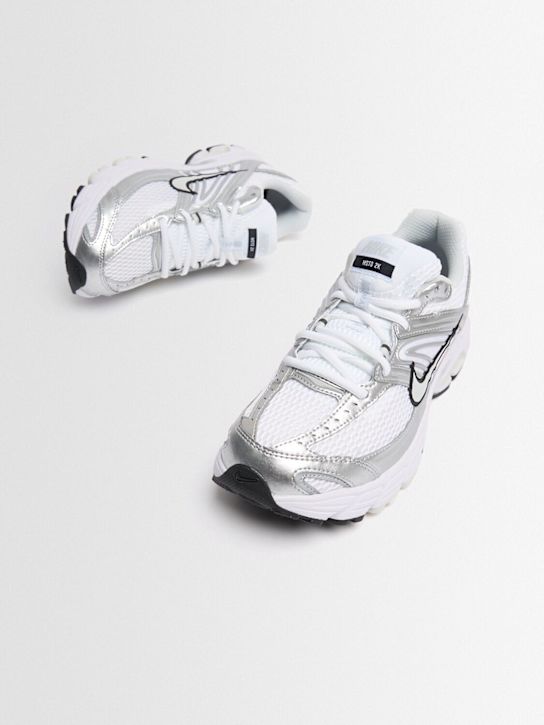 Nike: Air Max Moto 2K sneakers - White/Photon Du - women_1 | Luisa Via Roma