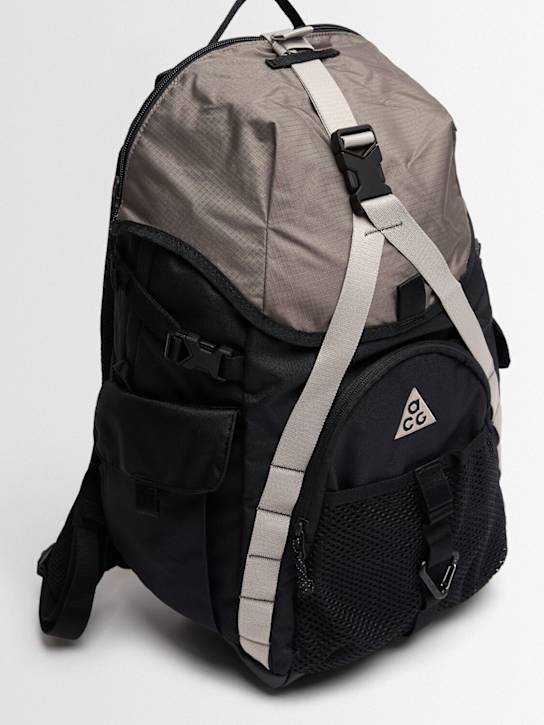 Nike: ACG Daymax backpack - Black/College G - men_1 | Luisa Via Roma