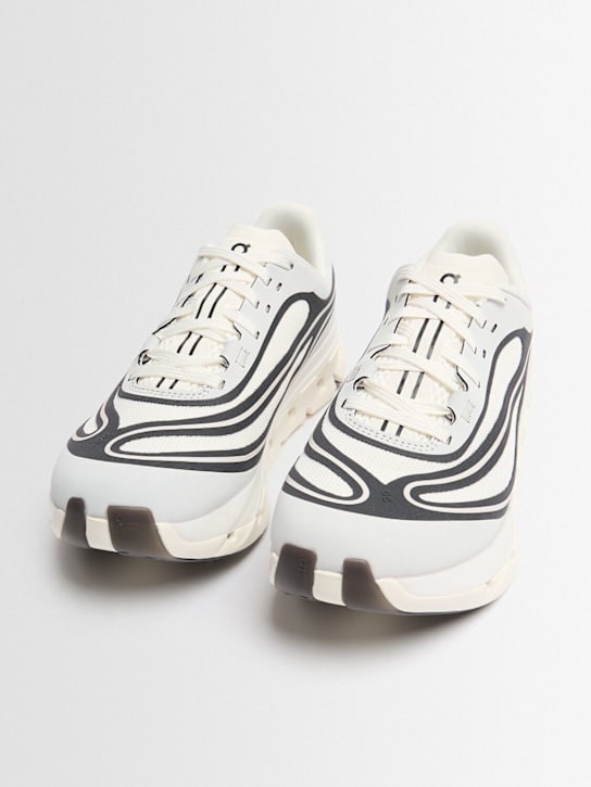 On: Cloudflow 5 AD sneakers - 象牙色/黑色 - women_1 | Luisa Via Roma