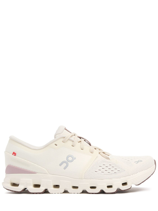 On: Cloud X 4 sneakers - Ivory/Heron - women_0 | Luisa Via Roma