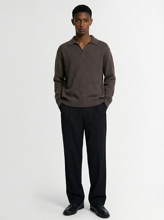 The Row: Chemise polo en maille de cachemire Leach - Sable Foncé - men_1 | Luisa Via Roma