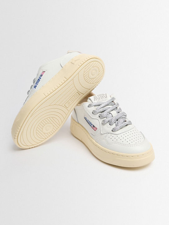 Autry: Medalist low leather lace-up sneakers - 白色/银色 - kids-boys_1 | Luisa Via Roma