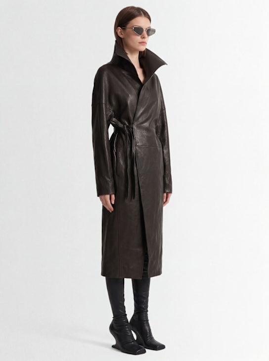 Rick Owens: Dracucollar belted leather coat - Black - women_1 | Luisa Via Roma